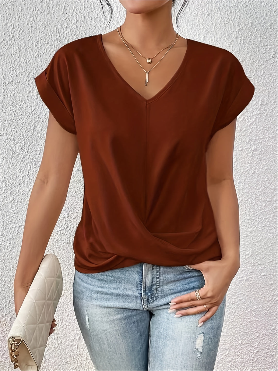 LILLY – TWIST FRONT V-NECK TOP